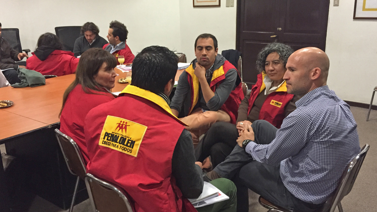 Taller en Peñalolén: trabajo en grupos